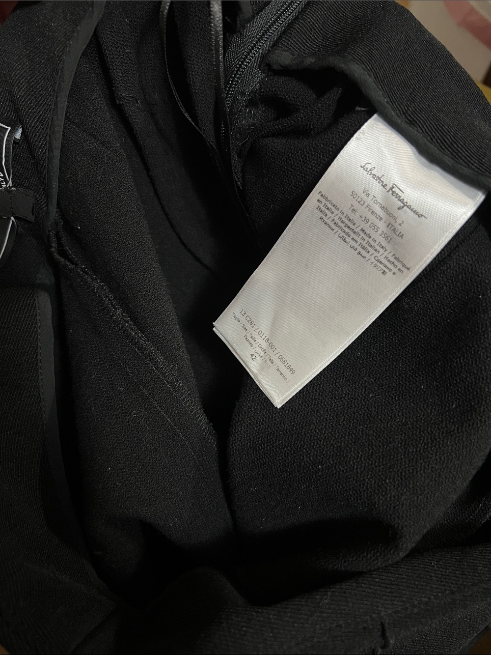 Salvatore Ferragamo women’s black high rise slim cut trousers Made in Italy - Picture 13 of 15